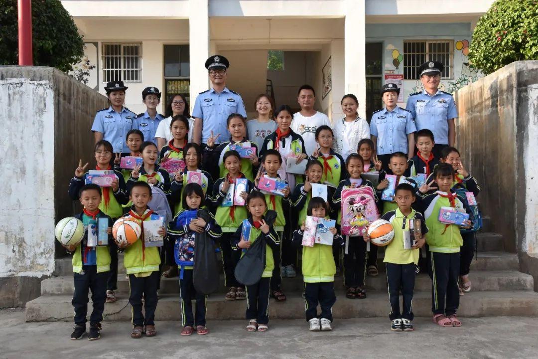 镇康县小学最新动态报道